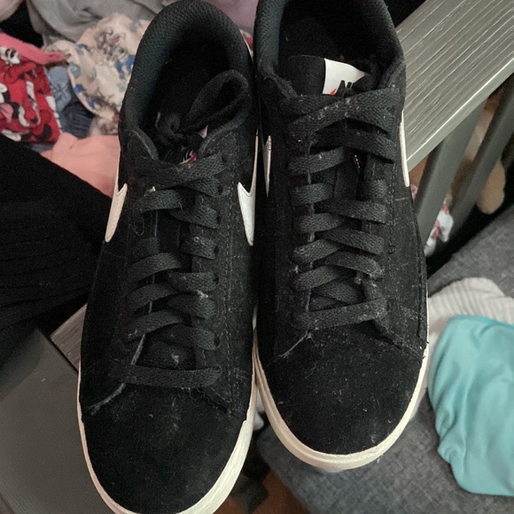 Nike - Picture 3 of 4